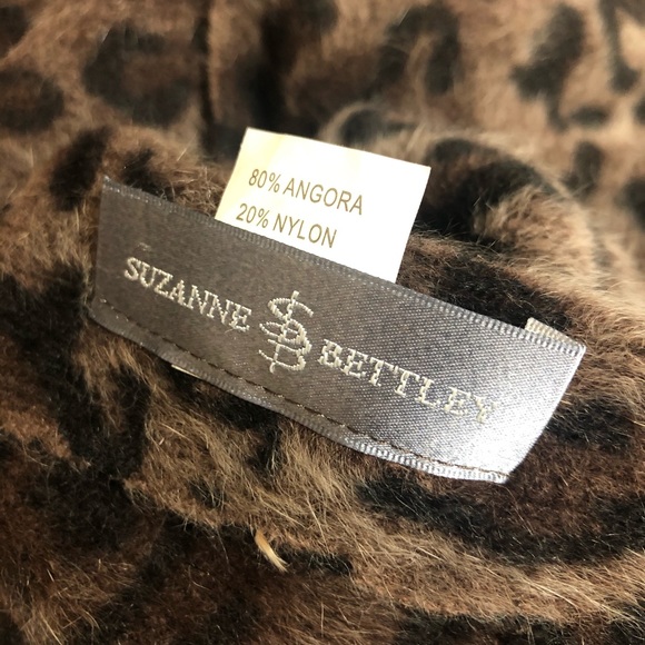 ➝ 2/$12 - Suzanne Bettley Scarf - Picture 6 of 6